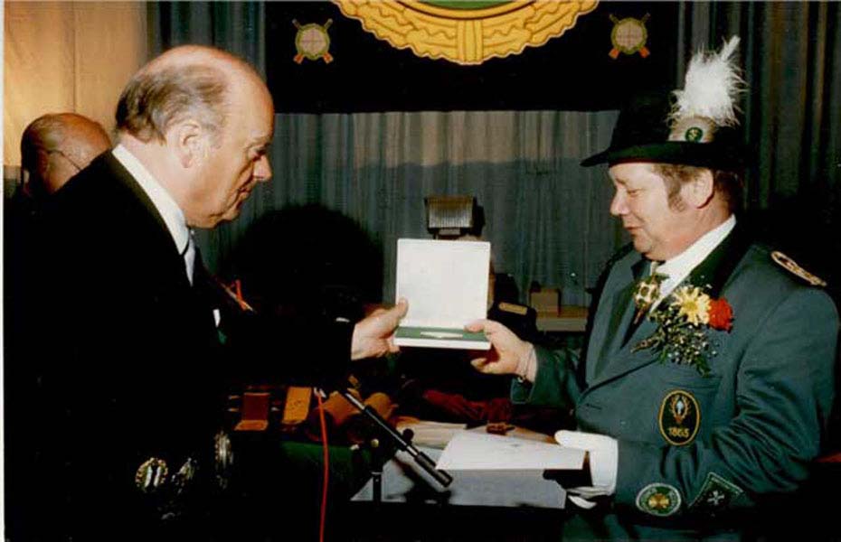Verleihung der Scheidtplakette an Albert Hartmann